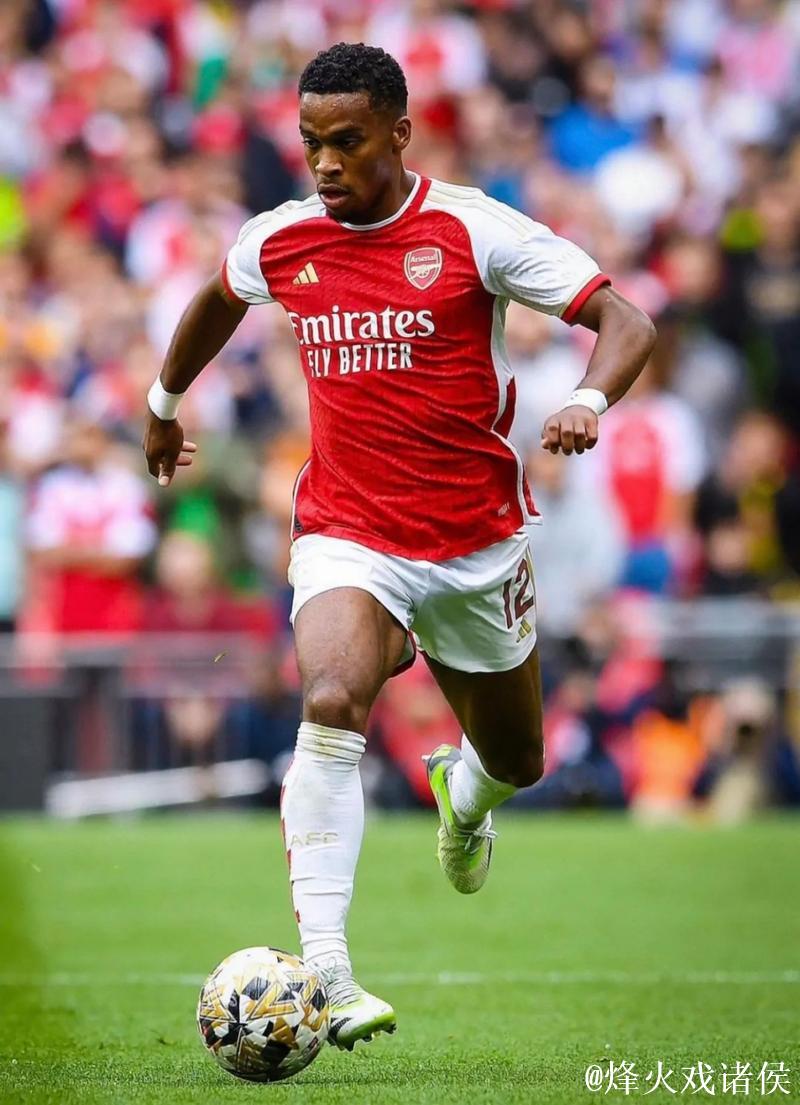 廷贝尔晒照庆祝主场胜利:球队展现强者风范 廷贝尔晒照庆祝主场胜利:球队展现强者风范